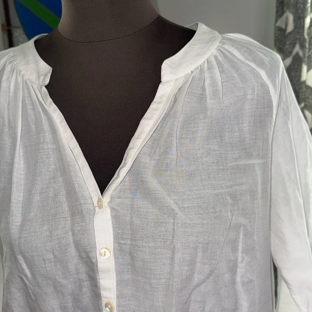 Lilly Pulitzer 100% cotton Eyelet Blouse